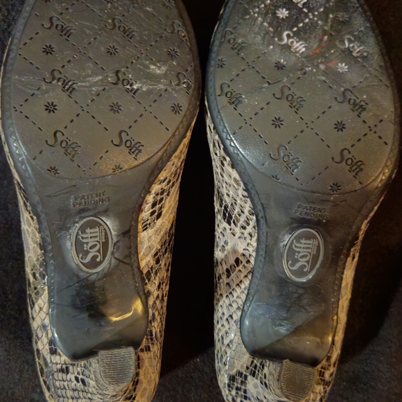 Sofft Gray & Black Snakeskin Print Pumps Size 8M - Picture 4 of 5